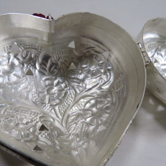Silver plated pomander (refillable sachet) make closet or drawer smell good - Picture 10 of 15
